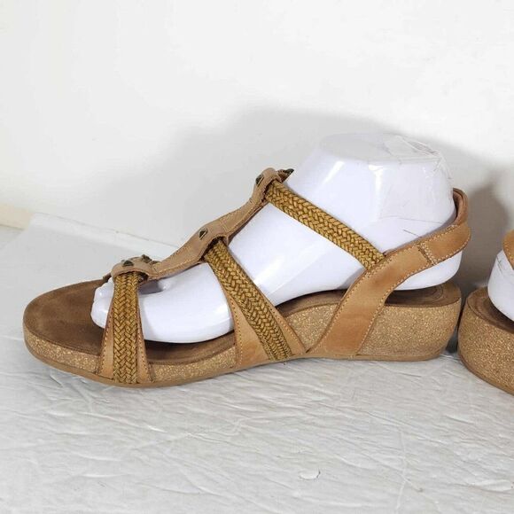 Taos Women’s Eleanor US9-9,5 Camel Leather Banded Wedge Strappy Sandals - Picture 9 of 13
